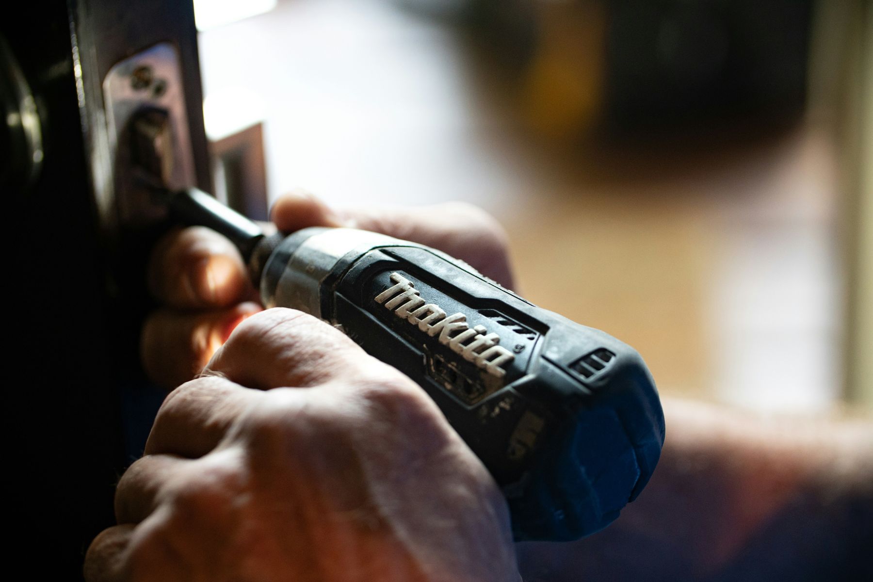 Handyman drilling